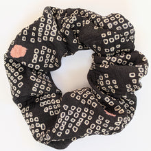 Load image into Gallery viewer, black and white scrunchie