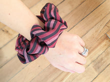 Load image into Gallery viewer, scrunchie on wrust