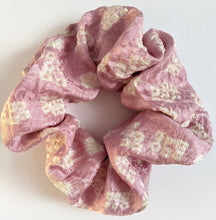 Load image into Gallery viewer, pink and white scrunchie