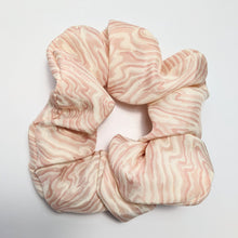 Load image into Gallery viewer, scrunchie