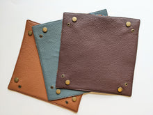 Load image into Gallery viewer, 3 leather square with snaps
