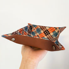 Load image into Gallery viewer, valet tray on hand