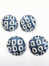 Load image into Gallery viewer, Shibori Button Earring - blue