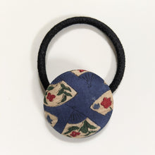 Load image into Gallery viewer, Silk Covered Button hair tie (Flower 5 variations)