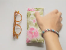 Load and play video in Gallery viewer, Pink orange bamboo silk glasses case
