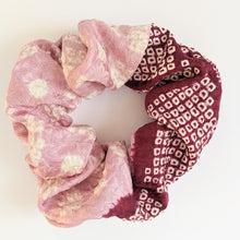 Load image into Gallery viewer, light and dark pink scrunchie
