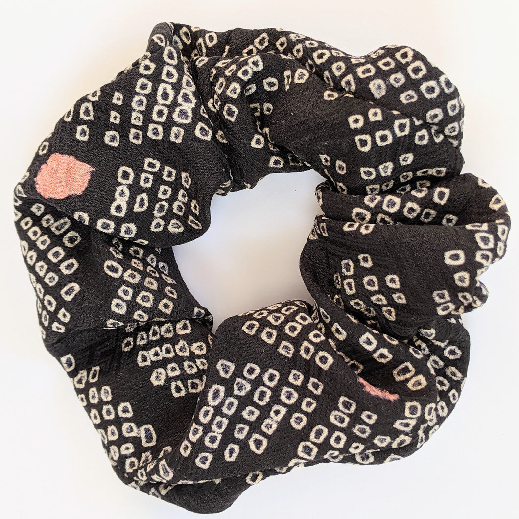 black and white scrunchie