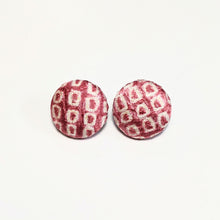 Load image into Gallery viewer, Shibori Button Earring - peachy pink
