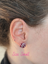 Load image into Gallery viewer, Shibori Button Earring - wine berry
